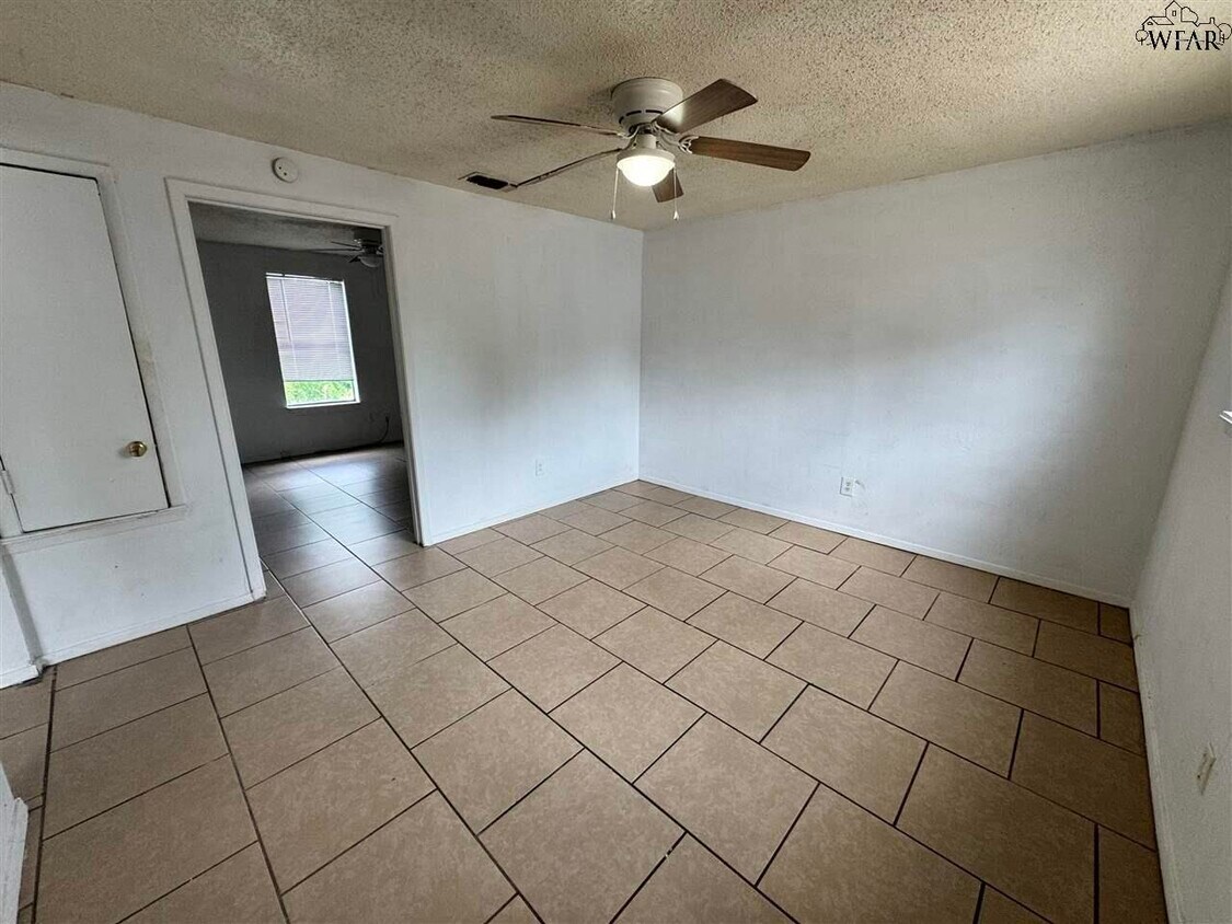 Foto principal - 613 Sunset Dr