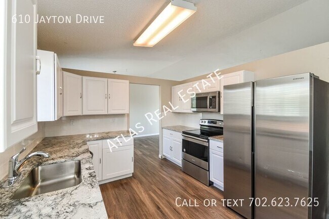 Building Photo - Alluring 4 Bed/2.5 Bath home in El Paso Co...