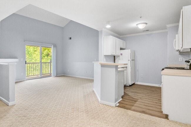 Foto del edificio - 2 Bed/2 Bath Plus Loft. Pet Friendly. Reserved Parking.