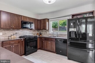 Building Photo - 6006 Rivanna Dr