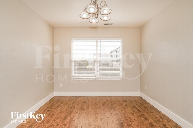 Foto del edificio - 6983 Sierra Meadows Dr