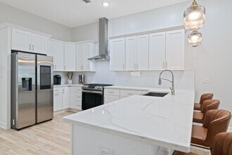 Building Photo - 260 Palisade Ave