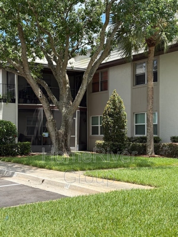 Building Photo - 67 Windtree Ln