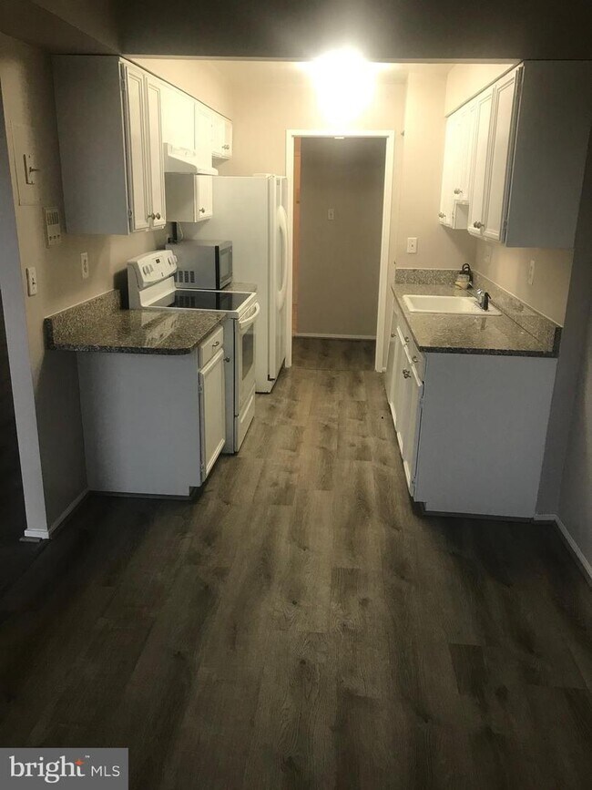 2817 Jermantown Rd Unit 605, Oakton, VA 22124 Room for Rent in Oakton, VA