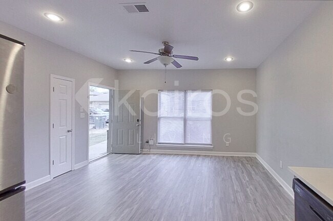 Foto del edificio - 10103 W 20th St Apt B