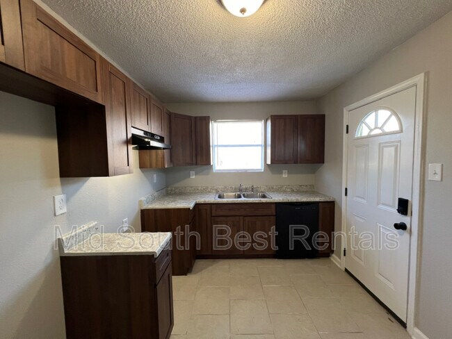 Building Photo - 701 Harahan Rd