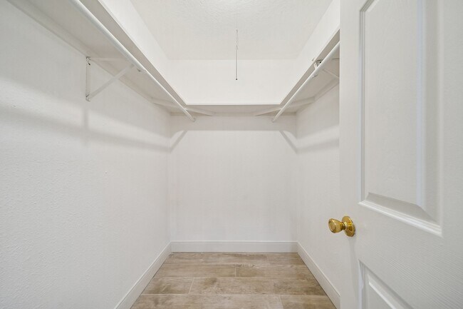 Foto del edificio - 9602 Lawngate Dr