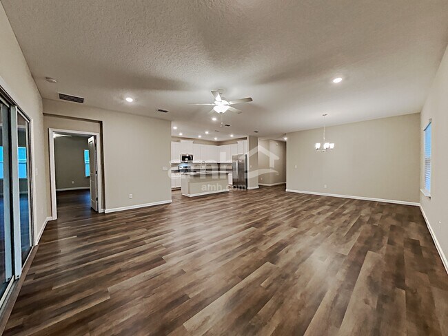 Foto del edificio - 265 Stone Arbor Ln