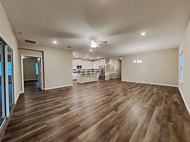 Foto del edificio - 265 Stone Arbor Ln