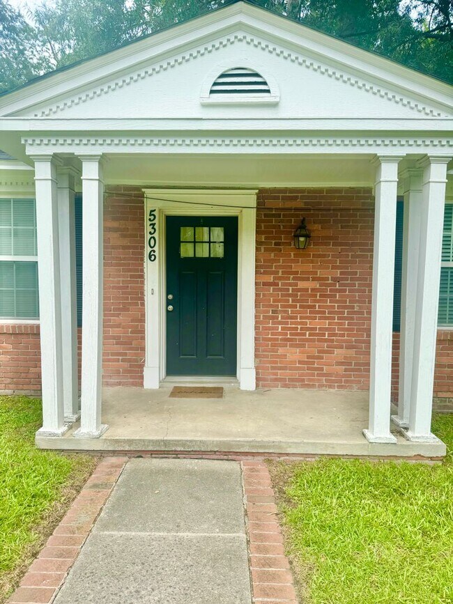 Building Photo - 5306 N Trenholm Rd