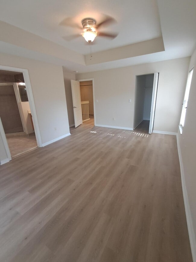 Building Photo - 265 River Bluff Ln