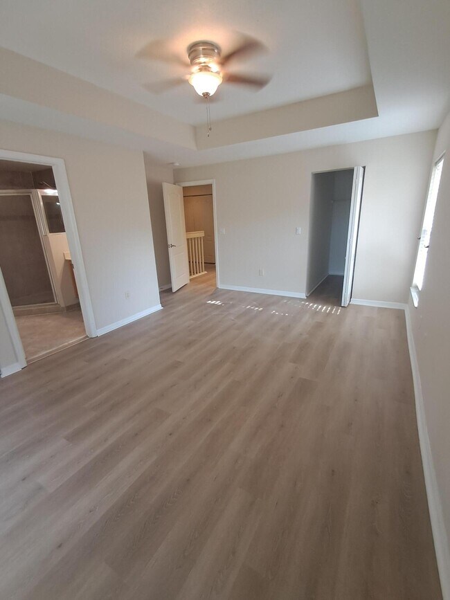 Foto del edificio - 265 River Bluff Ln