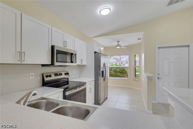 Foto del edificio - 5011 SW 16th Pl