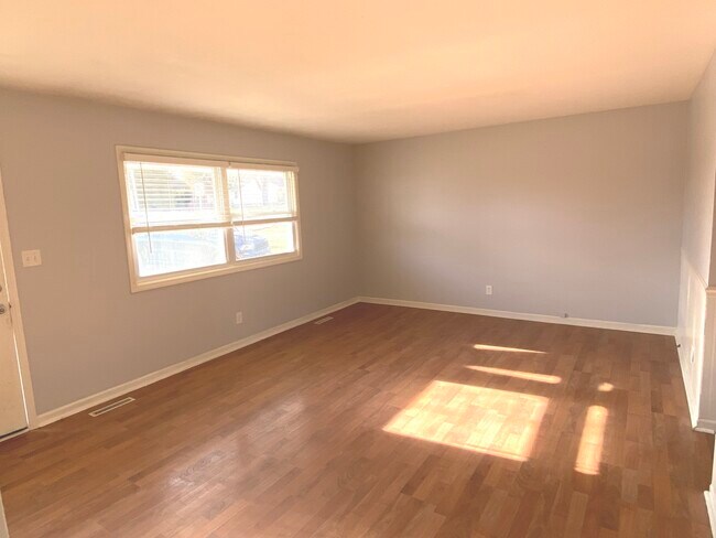 Building Photo - 4124 W Crystal Lake Rd