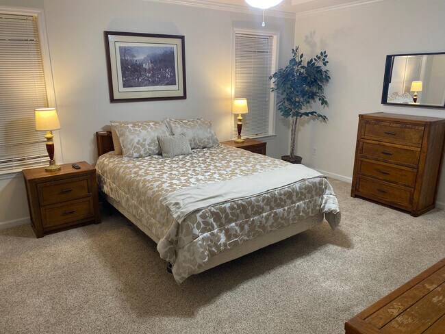 Primary bedroom - 1191 Carriage Dr