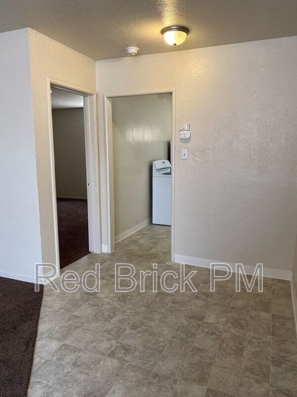 Building Photo - 489 Cedar Ave