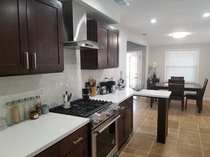 Foto del edificio - 15042 Archwood St