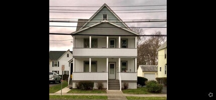 Building Photo - 105 Beethoven St