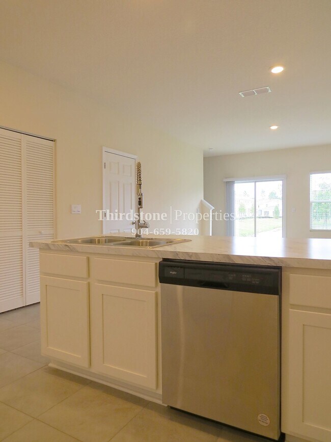 Foto del edificio - 12779 Veterans Ct