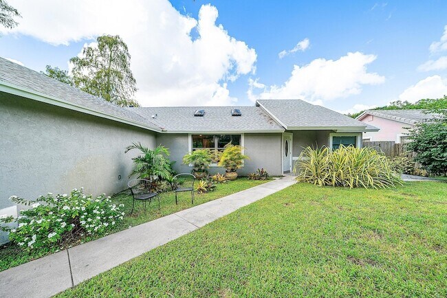 Foto del edificio - 1252 Raintree Ln