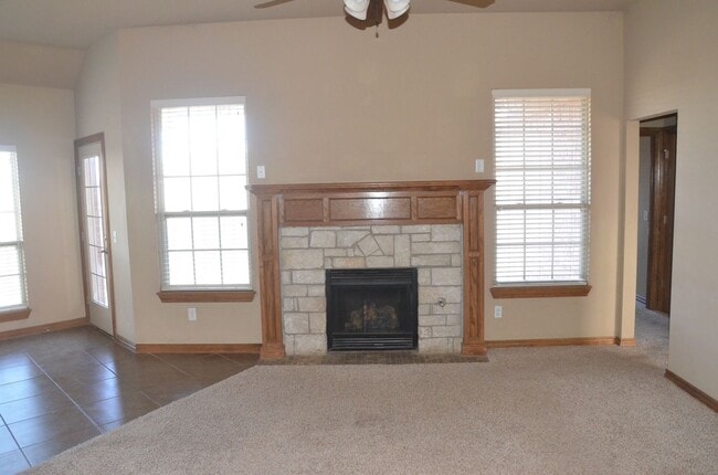 Building Photo - 4 Bed Close to OU