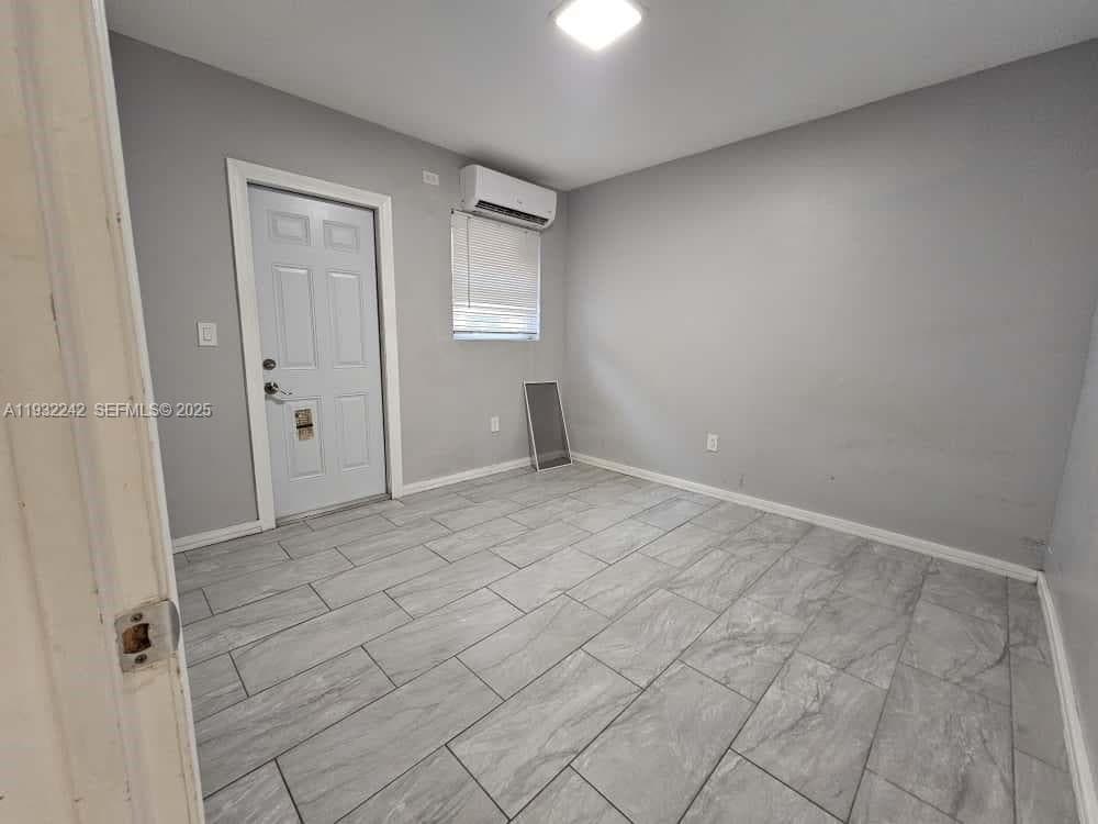 Building Photo - 950 NW 5th St