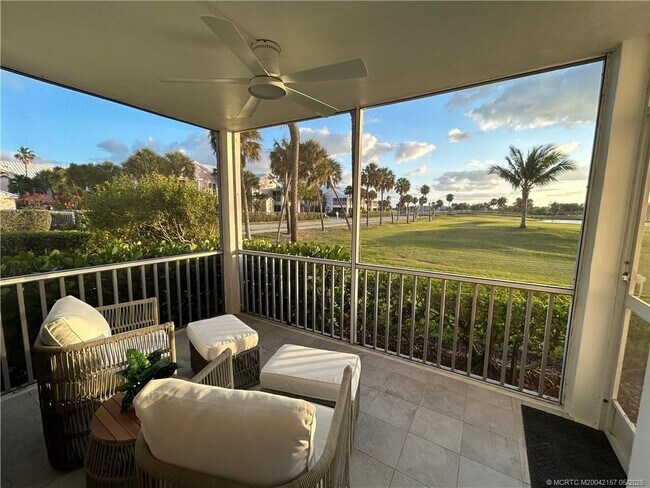 Foto del edificio - 484 NE Plantation Rd