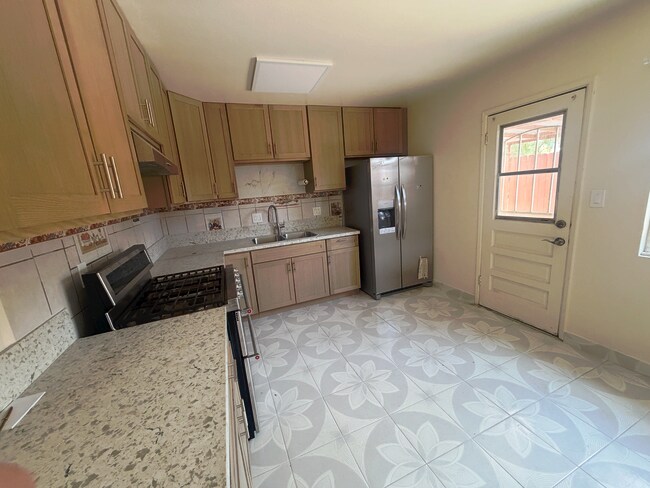 Foto del edificio - 44 Oaklawn Ave