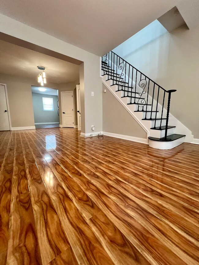 Foto del edificio - Gorgeous 3-Bedroom Townhome in Juniata! Available NOW!