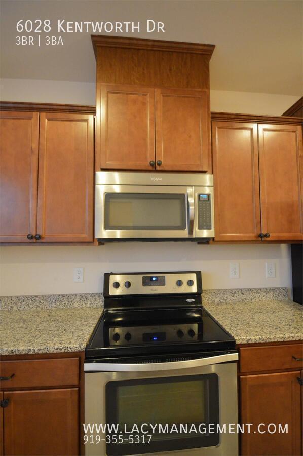 Foto del edificio - 6028 Kentworth Dr