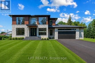 Building Photo - 15 Briggs Ave