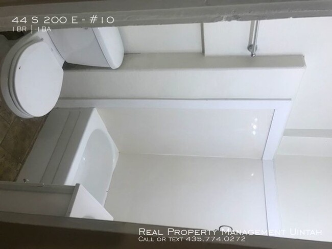 Building Photo - 1 Bed 1 Bath Studio Apartment in Roosevelt