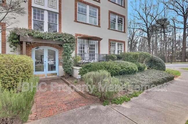 Foto del edificio - 3 Park Ln NE
