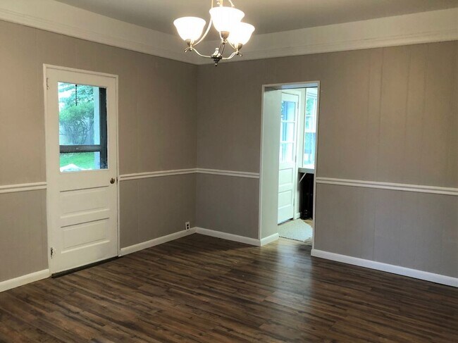 Building Photo - 360 Dehaven St