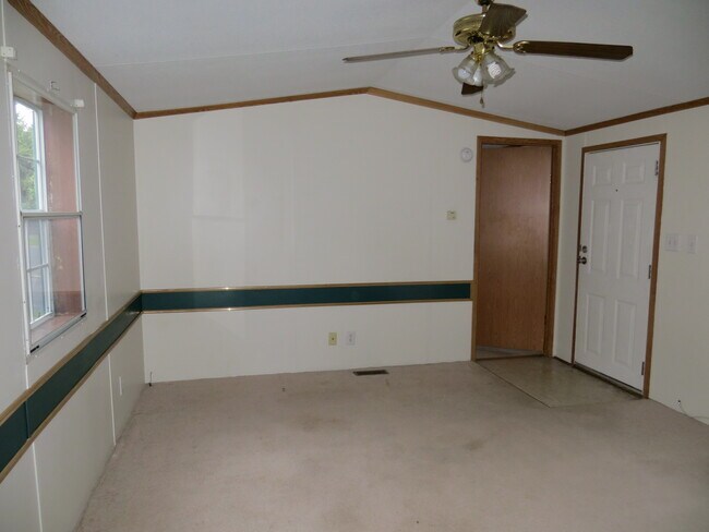 Building Photo - 22 Midway Mobile Vlg