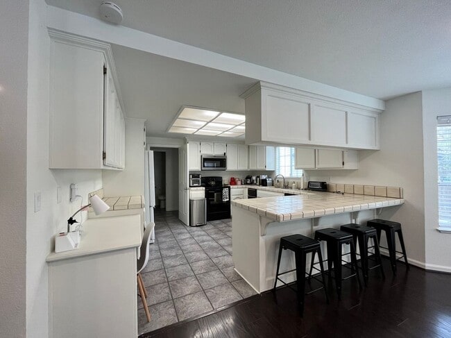 Foto del edificio - 3685 Fairway Dr