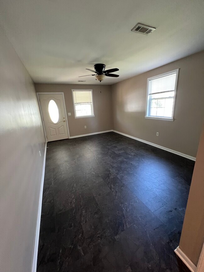 Building Photo - 211 E Edgar Ave
