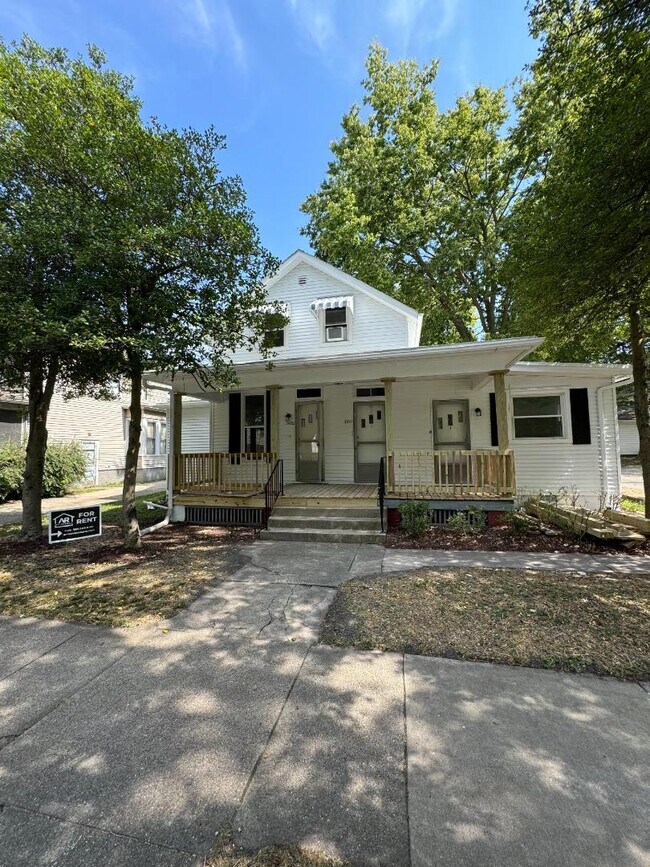 Foto del edificio - 1007 N Prairie St