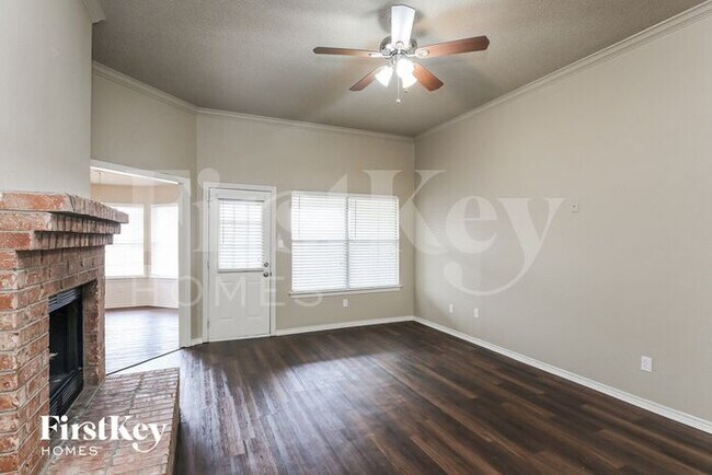 Foto del edificio - 901 Meadow Cir N