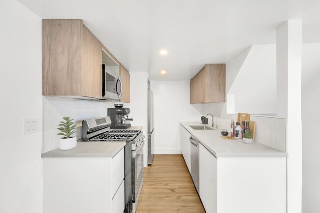 Building Photo - 3756 Mentone Ave
