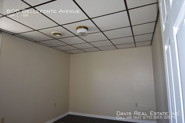 Building Photo - 806 Bellefonte Ave