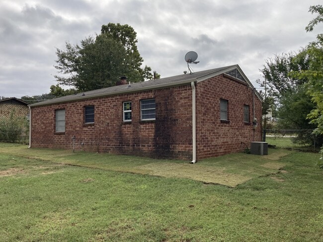 Foto del edificio - 2032 Old Uniontown Rd