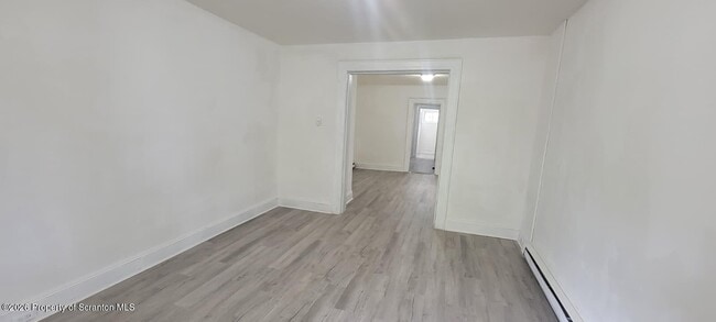 Building Photo - 807 Monroe Ave