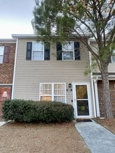Building Photo - 205 Pinegrove Ct