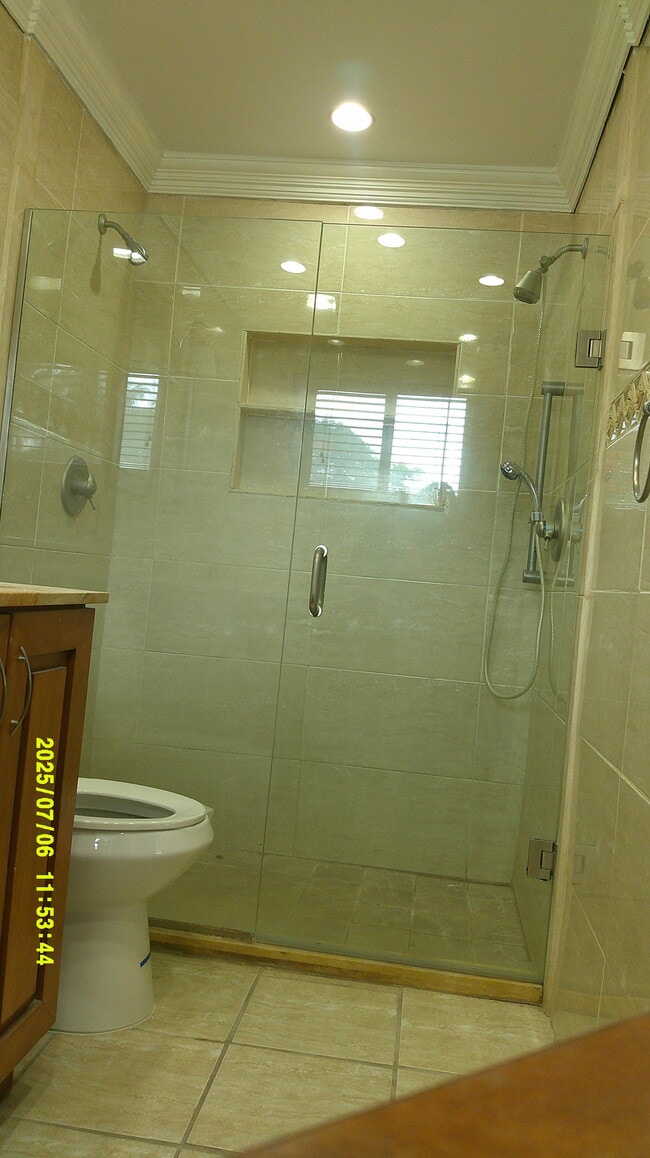 Building Photo - 215 Entrada Dr