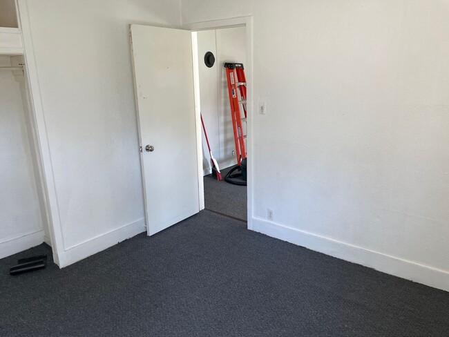 Building Photo - Two bedroom house!  With garage