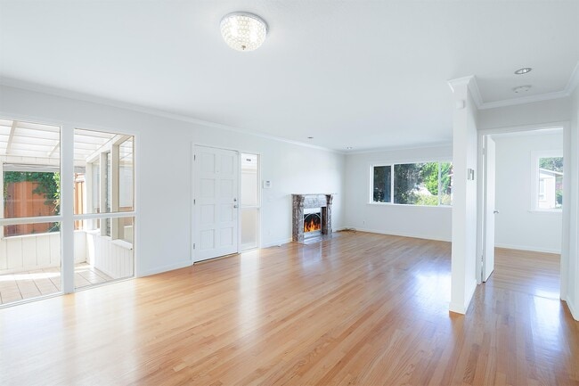 Photo - 2280 Rollingwood Dr House