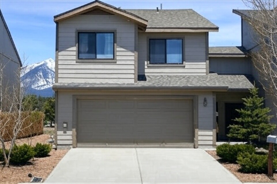 Foto principal - 3032 W Easterday Ln