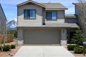 Building Photo - 3032 W Easterday Ln