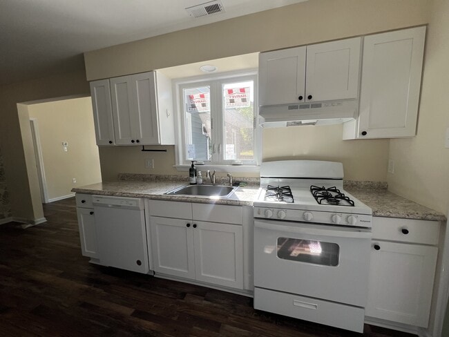 Building Photo - 711 Dennisville-Petersburg Rd